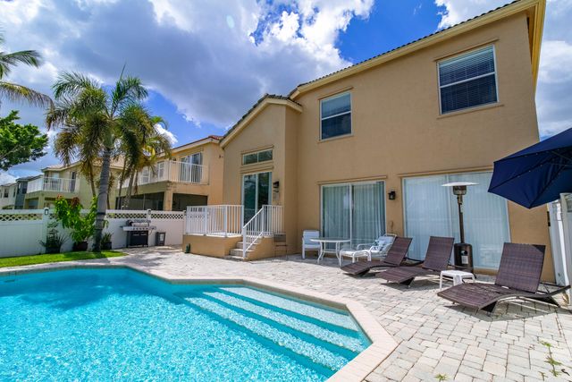 1534 Running Oak Lane, Royal Palm Beach, FL 33411