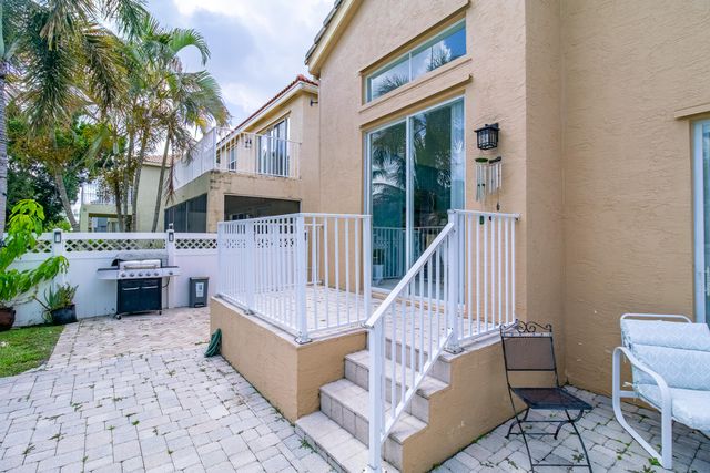 1534 Running Oak Lane, Royal Palm Beach, FL 33411