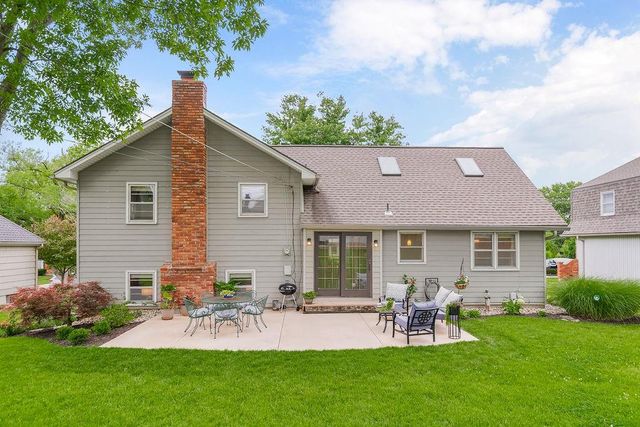 9503 Farley Circle, Overland Park, KS 66212