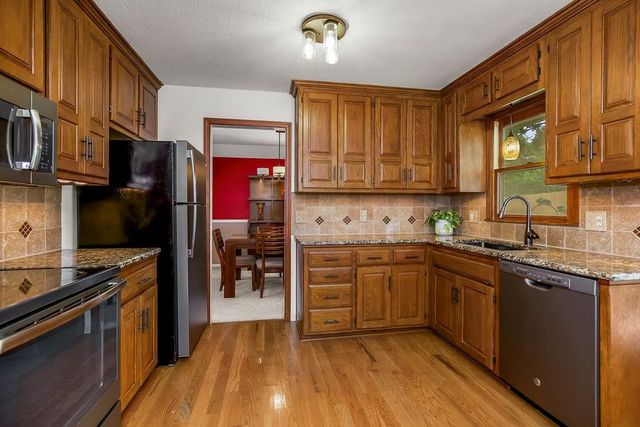 9503 Farley Circle, Overland Park, KS 66212