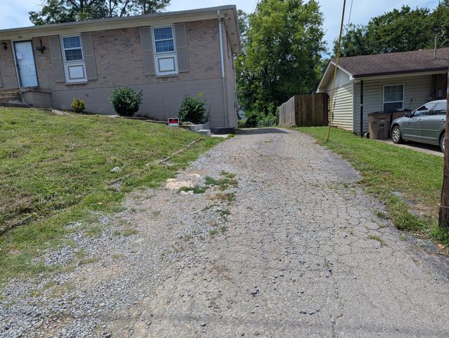 824 Oakwood Terrace Dr, Antioch, TN 37013
