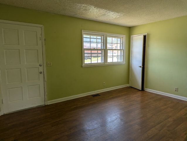 824 Oakwood Terrace Dr, Antioch, TN 37013