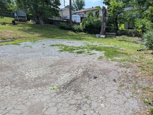 824 Oakwood Terrace Dr, Antioch, TN 37013