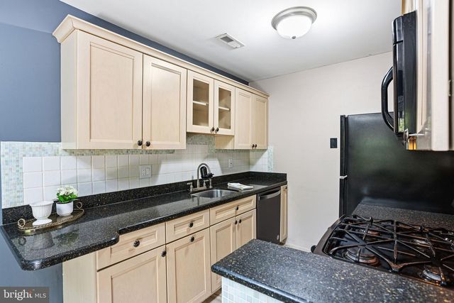 343 TAVISTOCK, Cherry Hill, NJ 08034