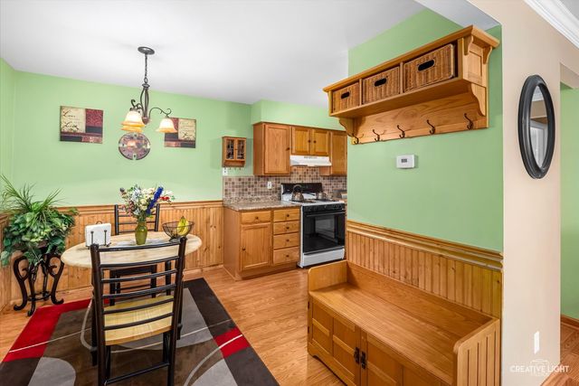 19360 Wolf Road 9, Mokena, IL 60448