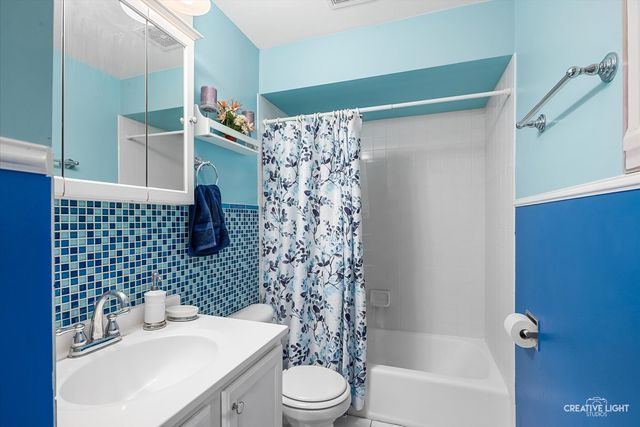 19360 Wolf Road 9, Mokena, IL 60448