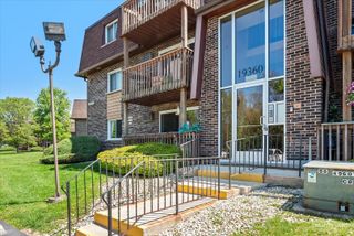 19360 Wolf Road 9, Mokena, IL 60448