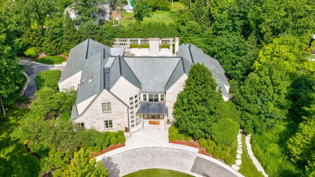 2 Bridlewood Road, Northbrook, IL 60062