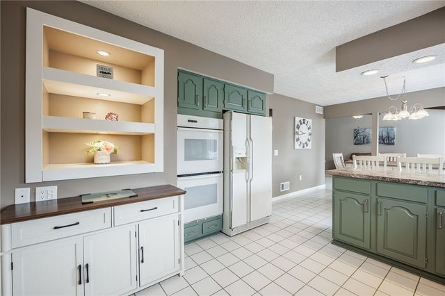 5 Silver Ridge Drive, Greece, NY 14626