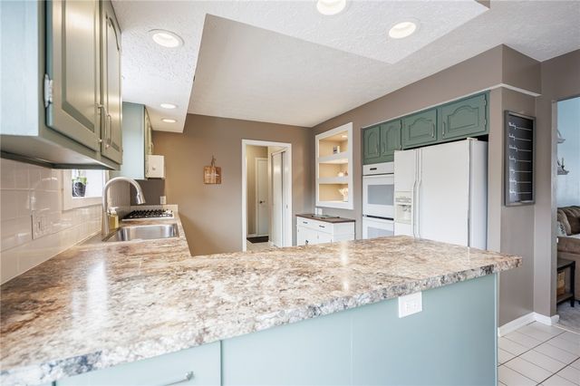 5 Silver Ridge Drive, Greece, NY 14626