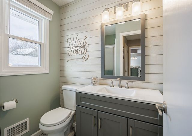 5 Silver Ridge Drive, Greece, NY 14626