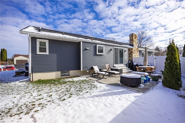 5 Silver Ridge Drive, Greece, NY 14626