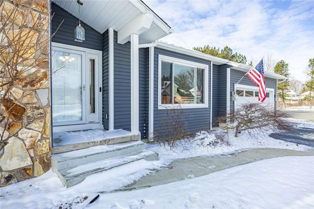 5 Silver Ridge Drive, Greece, NY 14626