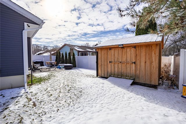 5 Silver Ridge Drive, Greece, NY 14626