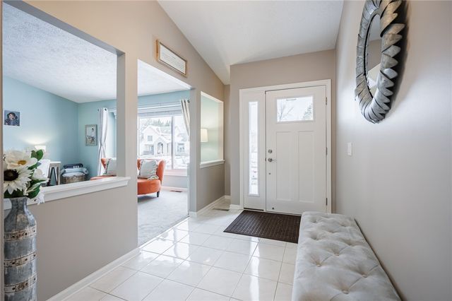 5 Silver Ridge Drive, Greece, NY 14626