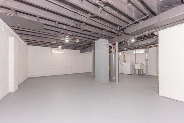 33988 Richard Street, Wayne, MI 48184