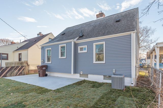 33988 Richard Street, Wayne, MI 48184