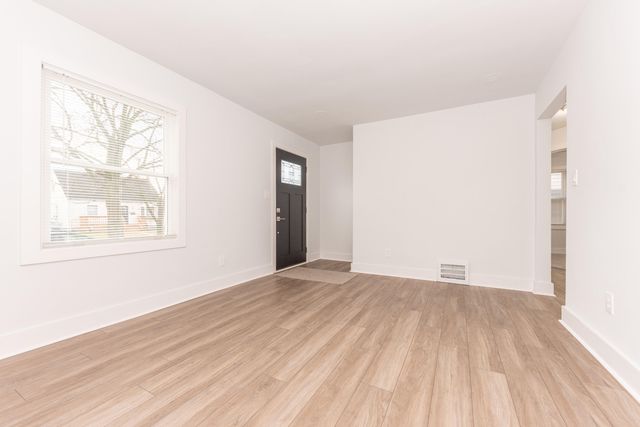 33988 Richard Street, Wayne, MI 48184