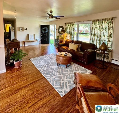 1460 Walnut Lane, Macungie Boro, PA 18062
