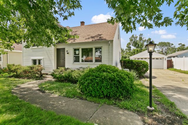 7742 S Oketo Avenue, Bridgeview, IL 60455