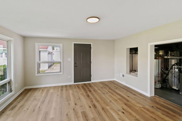 7742 S Oketo Avenue, Bridgeview, IL 60455