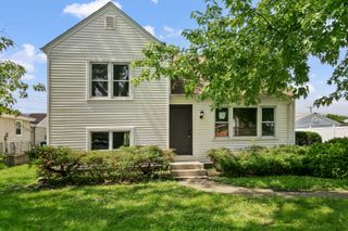 7742 S Oketo Avenue, Bridgeview, IL 60455