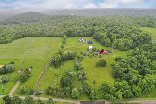 2300 Stonewall Cemetery Road SW, Lancaster, OH 43130