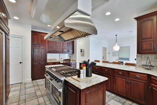 2300 Stonewall Cemetery Road SW, Lancaster, OH 43130