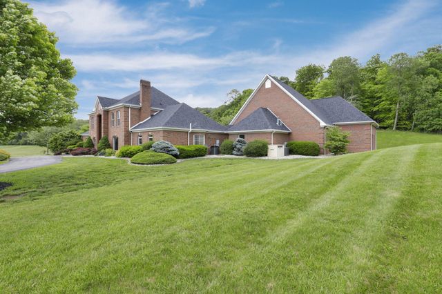 2300 Stonewall Cemetery Road SW, Lancaster, OH 43130