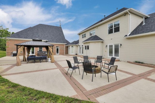 2300 Stonewall Cemetery Road SW, Lancaster, OH 43130