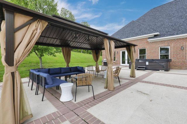 2300 Stonewall Cemetery Road SW, Lancaster, OH 43130