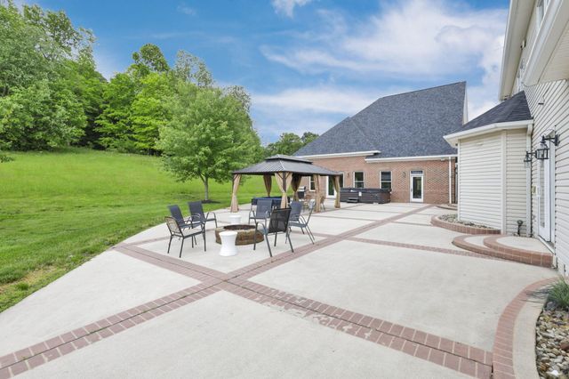 2300 Stonewall Cemetery Road SW, Lancaster, OH 43130