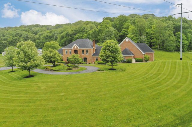 2300 Stonewall Cemetery Road SW, Lancaster, OH 43130