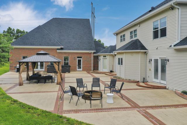 2300 Stonewall Cemetery Road SW, Lancaster, OH 43130