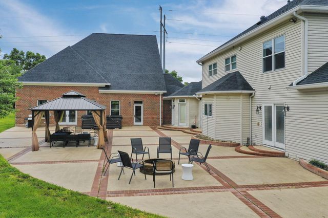 2300 Stonewall Cemetery Road SW, Lancaster, OH 43130