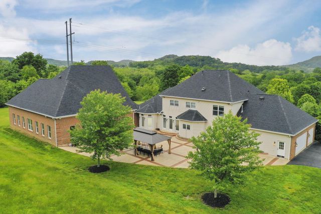 2300 Stonewall Cemetery Road SW, Lancaster, OH 43130