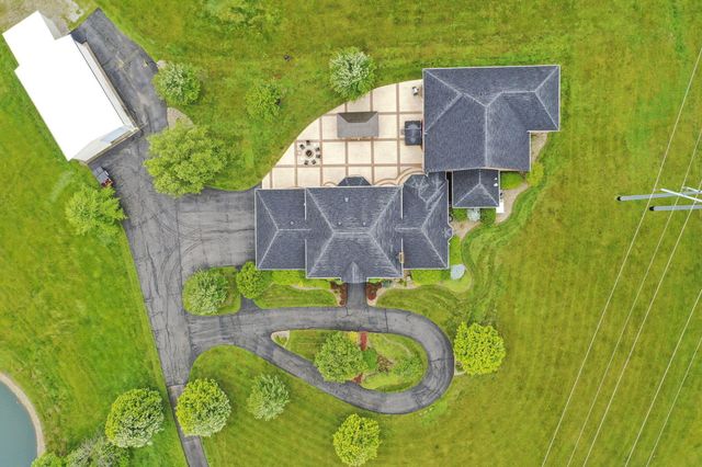 2300 Stonewall Cemetery Road SW, Lancaster, OH 43130