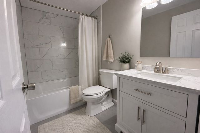 5 Kennedy Dr 3, Chelmsford, MA 01863