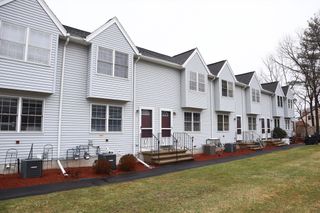 5 Kennedy Dr 3, Chelmsford, MA 01863