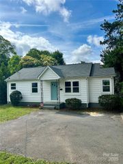 2820 The Plaza, Charlotte, NC 28205