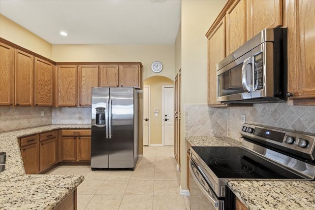 9708 Grandview Drive, Denton, TX 76207