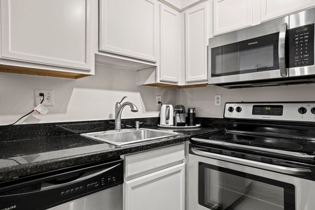 760 Executive Drive 34, West Palm Beach, FL 33401