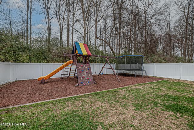 3884 Lochmere Drive, Winterville, NC 28590