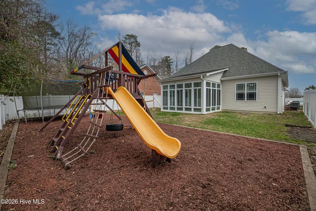 3884 Lochmere Drive, Winterville, NC 28590