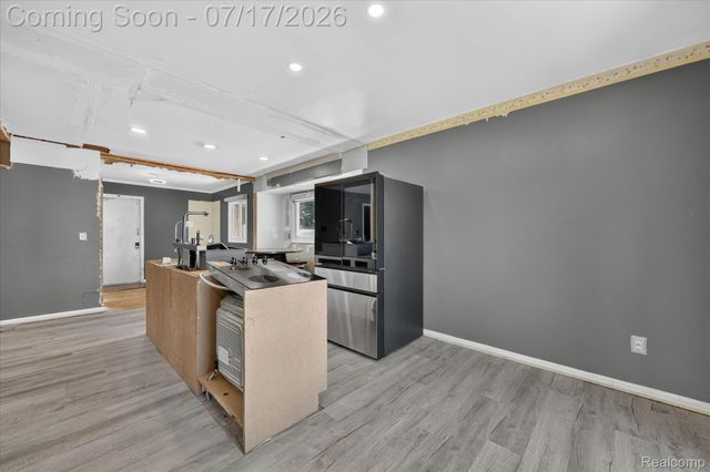 43798 Columbia Drive, Clinton Charter Township, MI 48038
