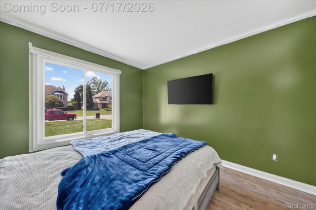 43798 Columbia Drive, Clinton Charter Township, MI 48038