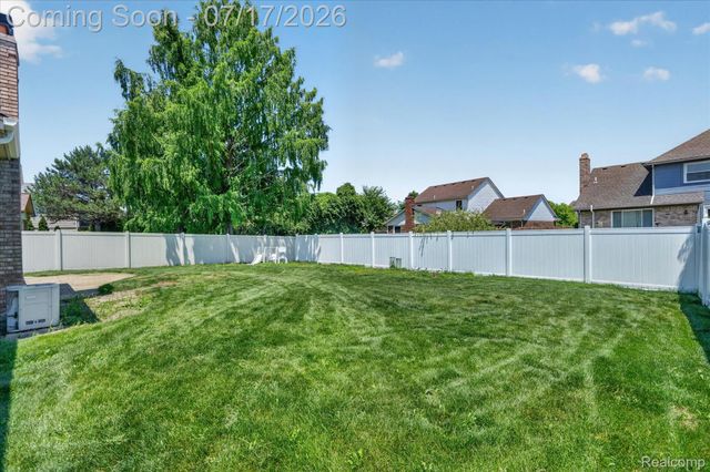 43798 Columbia Drive, Clinton Charter Township, MI 48038
