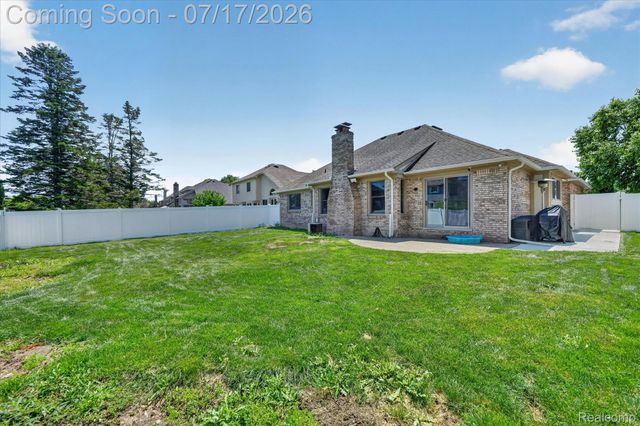 43798 Columbia Drive, Clinton Charter Township, MI 48038
