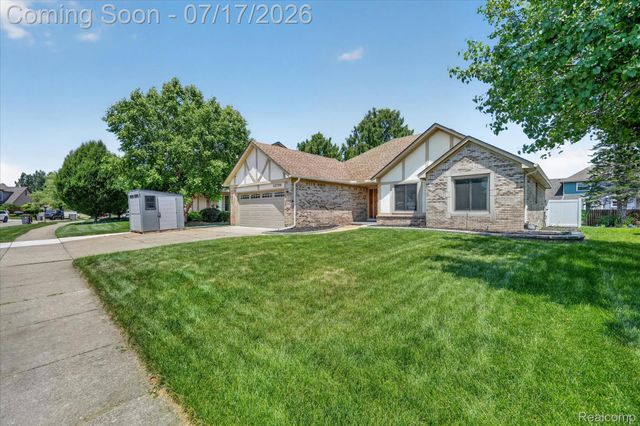43798 Columbia Drive, Clinton Charter Township, MI 48038