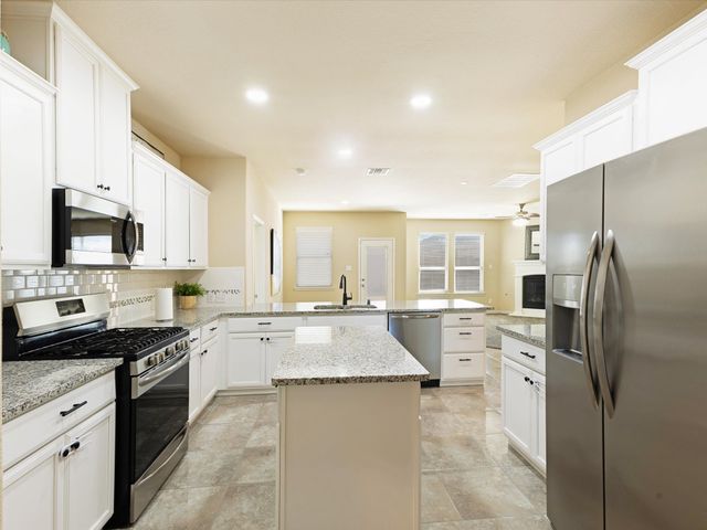 2109 Lake Hawthorne Trail, Little Elm, TX 75068